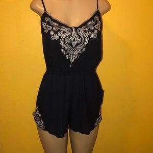 Haute  monde romper azul bordado